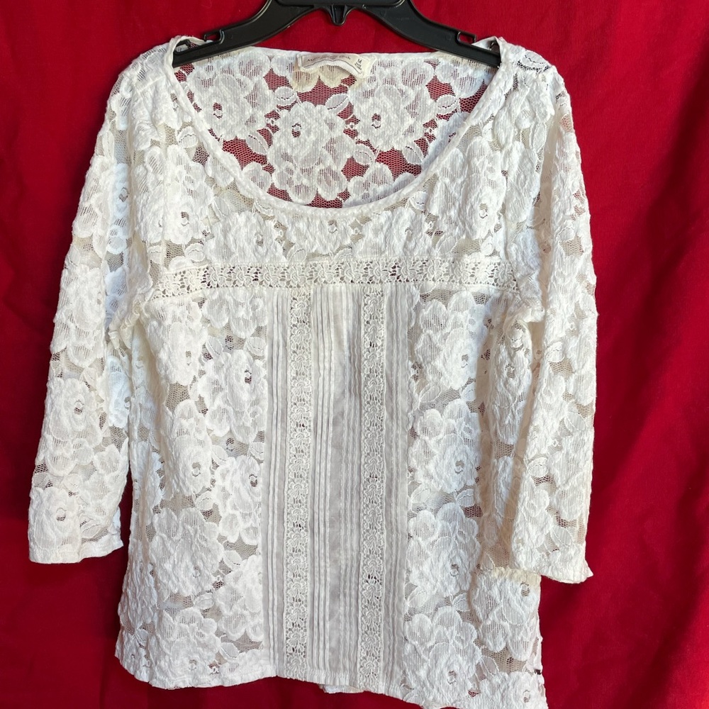 A&F off white lace top.